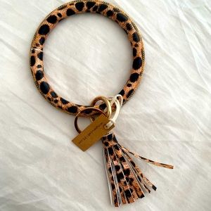 NWT leopard key ring holder